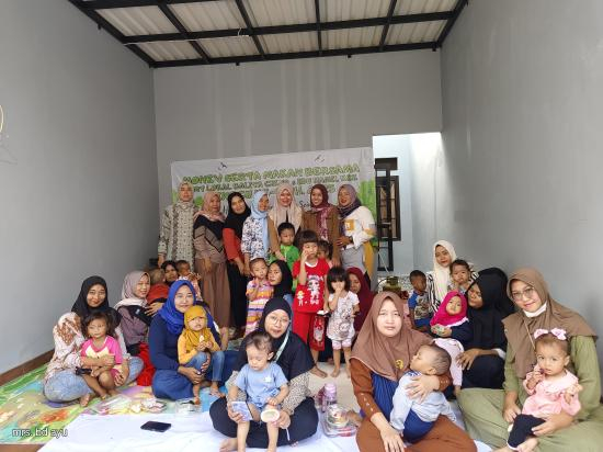 Makan Bersama Pemberian Makanan Tambahan Lokal di Kelurahan Jati Kramat 2025